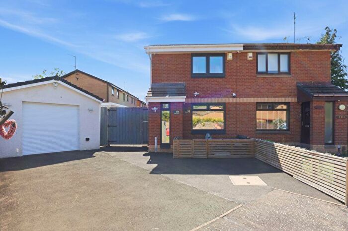 2 Bedroom Semi-Detached House For Sale In Oakridge Crescent, Paisley, PA3