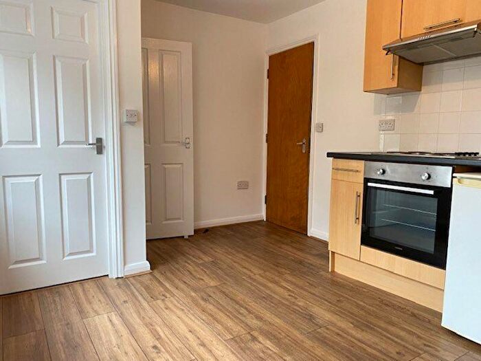 1 Bedroom Flat To Rent In Feeder Road, Bristol, BS2