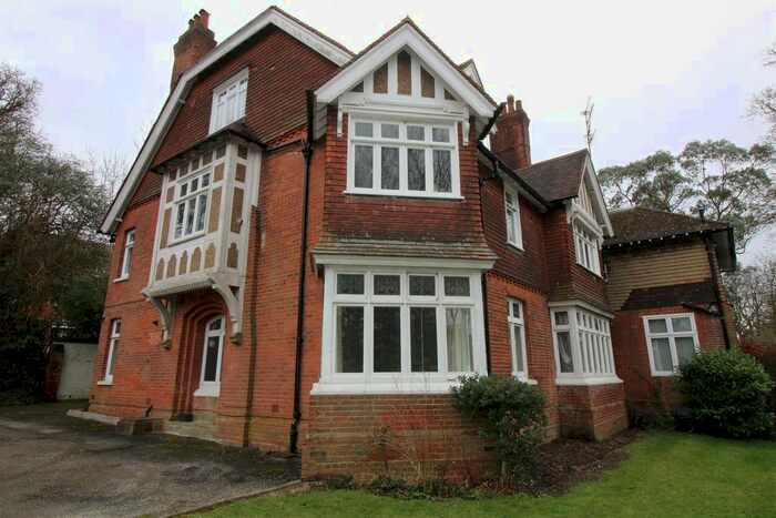 1 Bedroom Flat To Rent In Granville Road, Sevenoaks, TN13