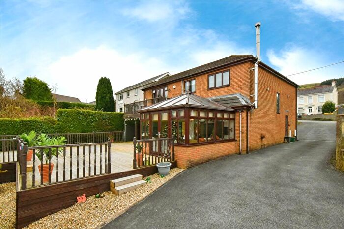 4 Bedroom Detached House For Sale In Heol Cwmaman, Glanamman, Ammanford, Carmarthenshire, SA18