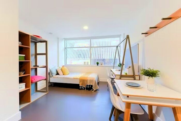 1 Bedroom Flat To Rent In Students - The Old Fire Station, Aston St, B4