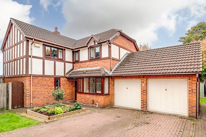4 Bedroom Detached House For Sale In Avonhead Close, Horwich, Bolton, BL6
