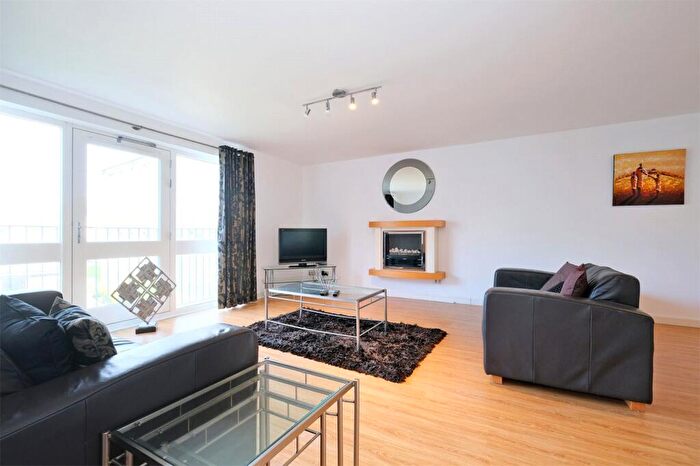 3 Bedroom Flat To Rent In Dee Village, City Centre, Aberdeen, AB11