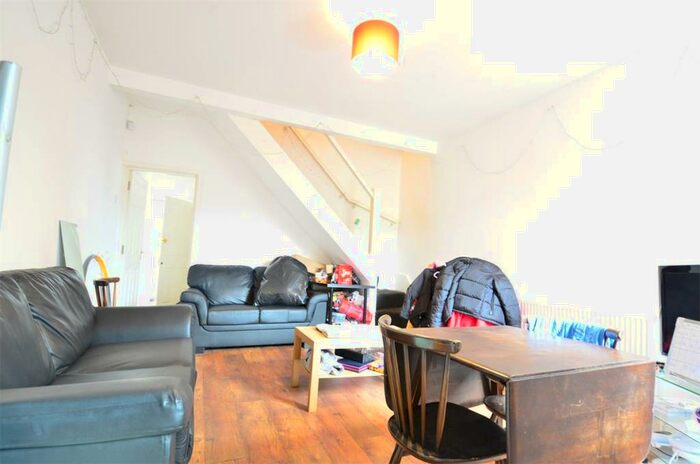 4 Bedroom Semi-Detached House To Rent In Student Property Milner Road Selly Oak, Birmingham, B29
