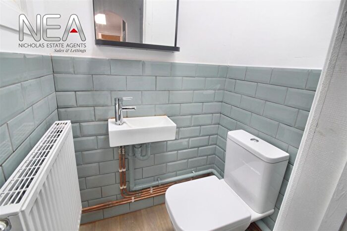 2 Bedroom End Of Terrace House To Rent In Gosbrook Road, Caversham, Reading, RG4