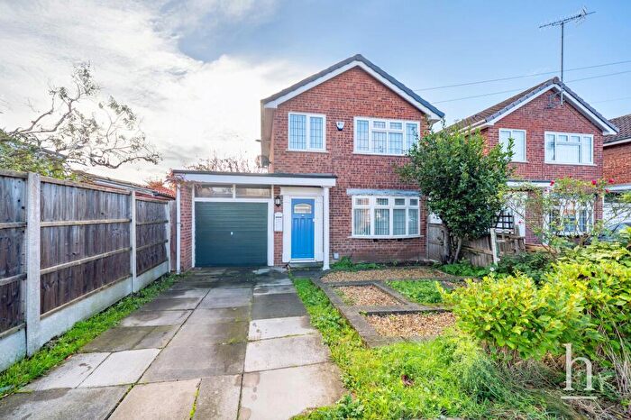 3 Bedroom Link Detached House For Sale In Henderson Close, Wirral, CH49
