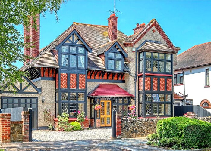 6 Bedroom Detached House For Sale In Parkanaur Avenue, Thorpe Bay, Essex, SS1