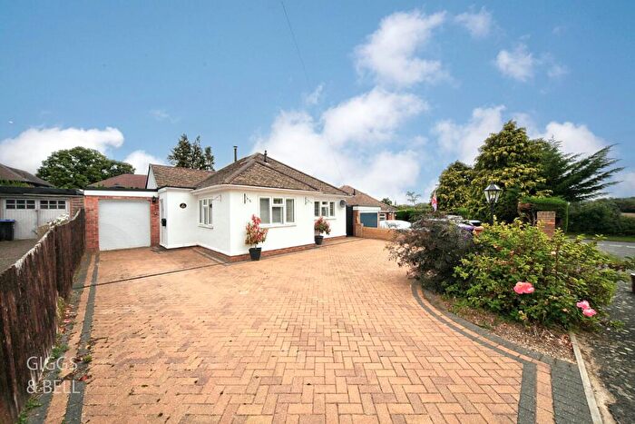 2 Bedroom Detached House For Sale In St. Marys Rise, Breachwood Green, Hitchin, Hertfordshire, SG4
