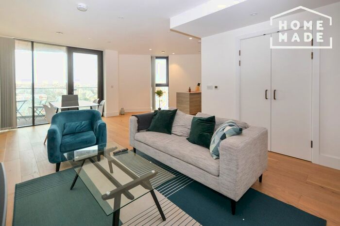 2 Bedroom Flat To Rent In Kingsland High Street, London, E8