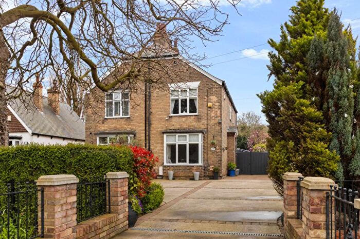 3 Bedroom Semi-Detached House For Sale In Barnoldby Road, Waltham, DN37