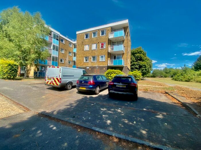 2 Bedroom Flat To Rent In Gilpin Close, Southampton, SO19