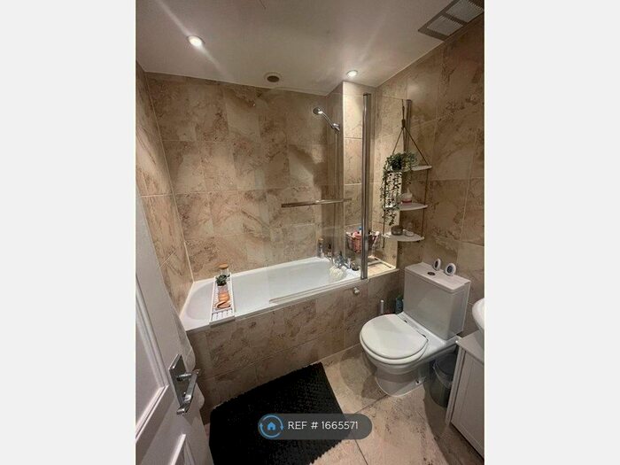 2 Bedroom Flat To Rent In Tierney Road, London, SW2