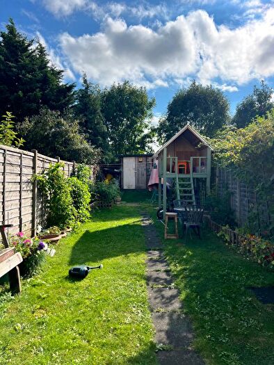 2 Bedroom Maisonette To Rent In Herga Road, Harrow, HA3