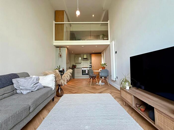 2 Bedroom House To Rent In Pollard Street, Manchester, M4