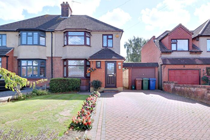 3 Bedroom Semi-Detached House For Sale In Purfleet Road, Aveley, RM15