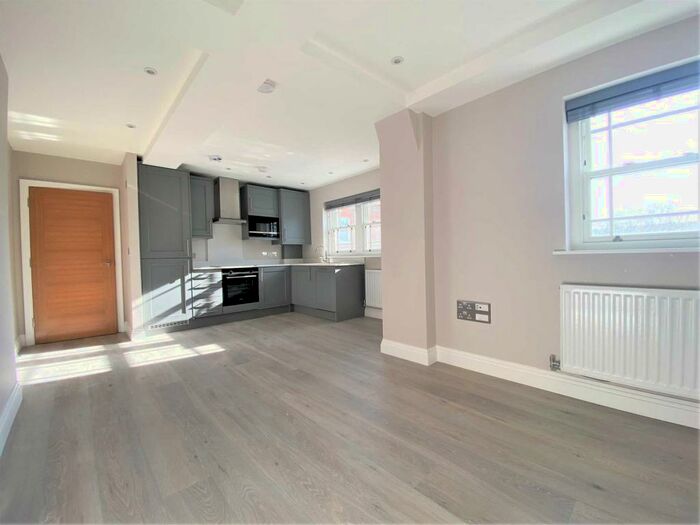 1 Bedroom Apartment To Rent In Station Road, Marlow, SL7