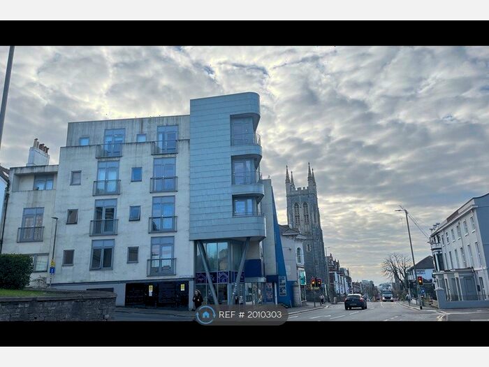 1 Bedroom Flat To Rent In Headland Park House, Plymouth, PL4