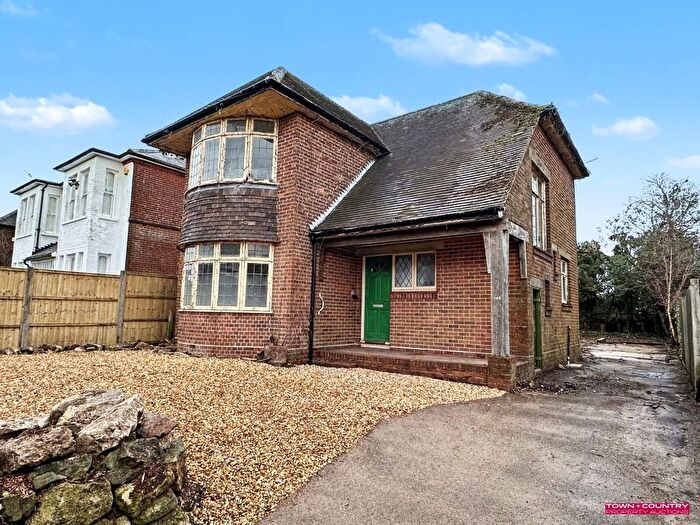 3 Bedroom Detached House For Sale In Wilton Road, Upper Shirley, Southampton, Hampshire, SO15