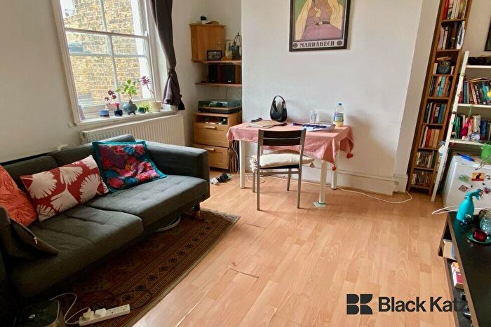 1 Bedroom Flat To Rent In Browning Street, Elephant And Castle, SE17