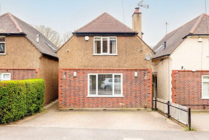 3 Bedroom Detached House For Sale In Downsway, Whyteleafe, CR3