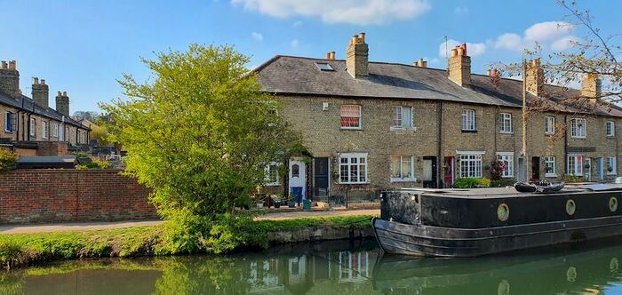 2 Bedroom Cottage To Rent In Riverside, Hertford, SG14