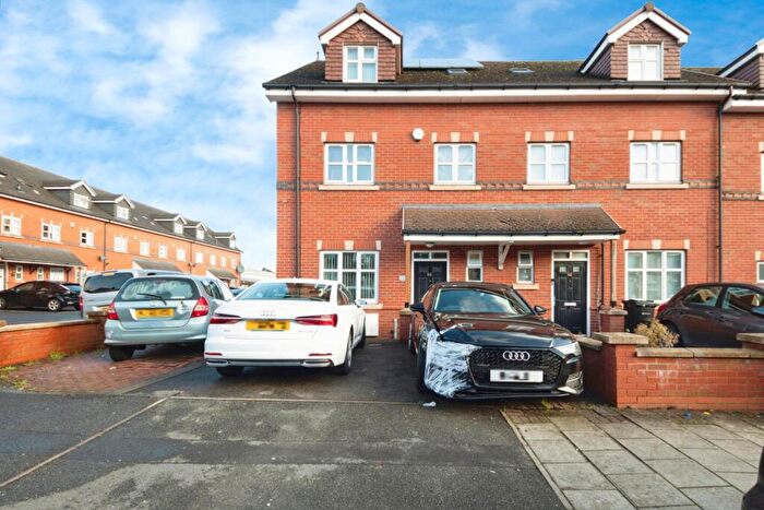6 Bedroom Semi-Detached House For Sale In Fallows Road, Birmingham, West Midlands, B11