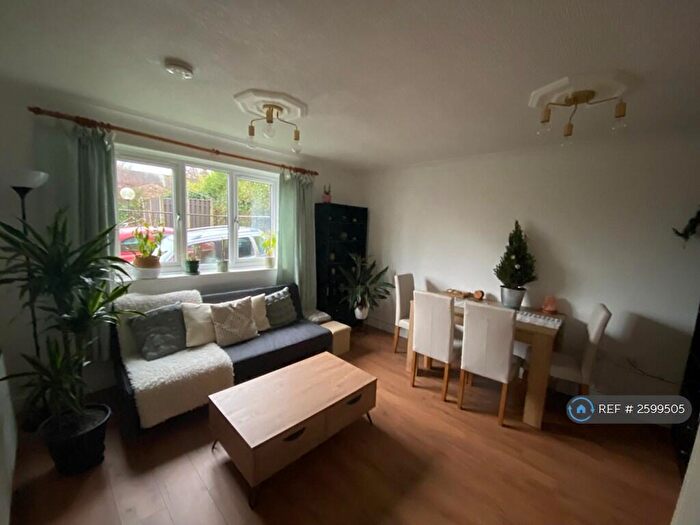 2 Bedroom Flat To Rent In Fulton Road, Sheffield, S6