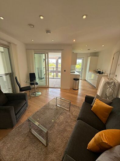 2 Bedroom Flat For Sale In Wenlock Road, London, N1