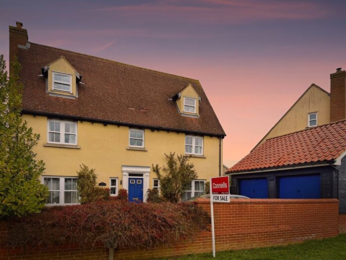 6 Bedroom Detached House For Sale In Apley Way, Lower Cambourne, Cambridge, CB23