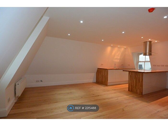 3 Bedroom Flat To Rent In Castle Hill Avenue, Folkestone, CT20