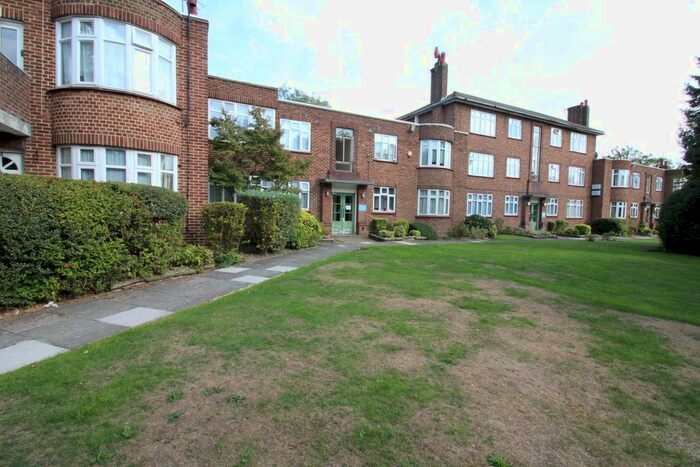 2 Bedroom Flat To Rent In Canons Park Close, Canons Park, Edgware, HA8