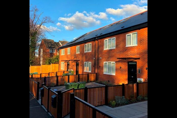 Studio To Rent In Red Lion Lane, London, SE18