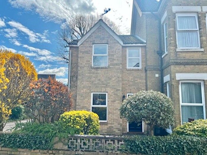 2 Bedroom Semi-Detached House To Rent In Station Road, Netley Abbey, SO31