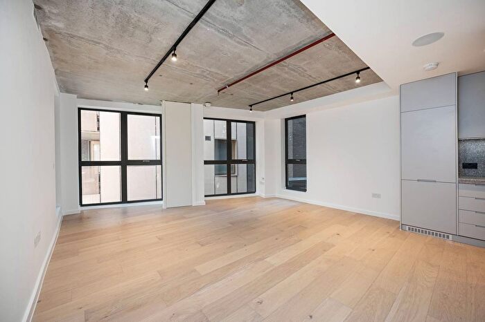 2 Bedroom Flat To Rent In Bayford Street, Hackney, London, E8