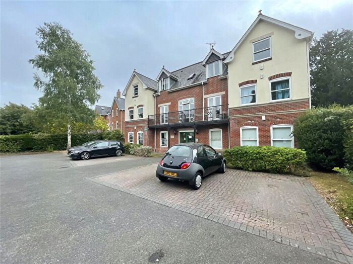 2 Bedroom Apartment To Rent In Lansdowne Road, Bournemouth, BH1