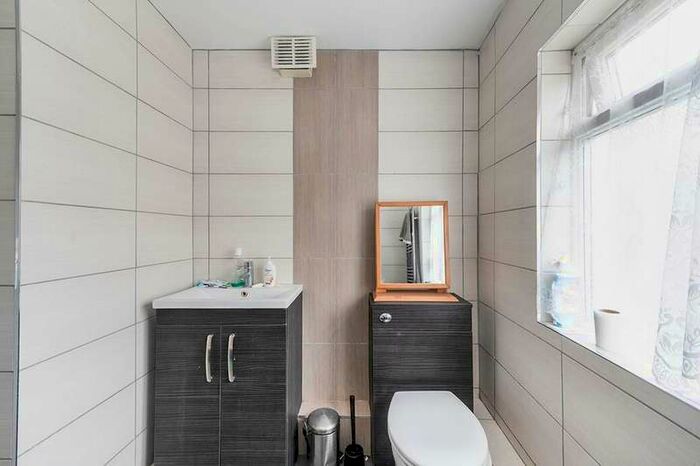 5 Bedroom Semi-Detached House To Rent In Fawcett Road, Southsea, PO4