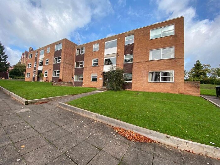 2 Bedroom Flat For Sale In Aspen Court, Osborne Road, Malvern, WR14