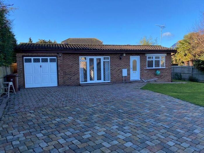 1 Bedroom Bungalow To Rent In Brompton Farm Road, Rochester, ME2