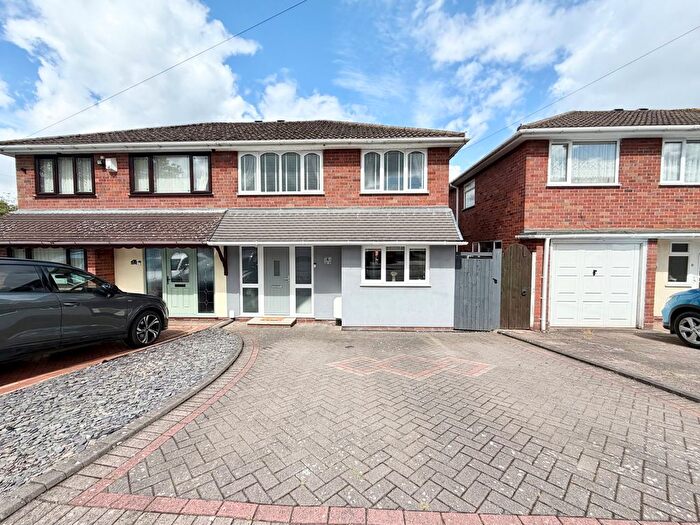3 Bedroom Semi-Detached House For Sale In Tewkesbury Drive, Netherton, Dudley, DY2