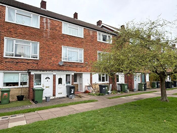 2 Bedroom Maisonette To Rent In Carston Close, London, London, SE12