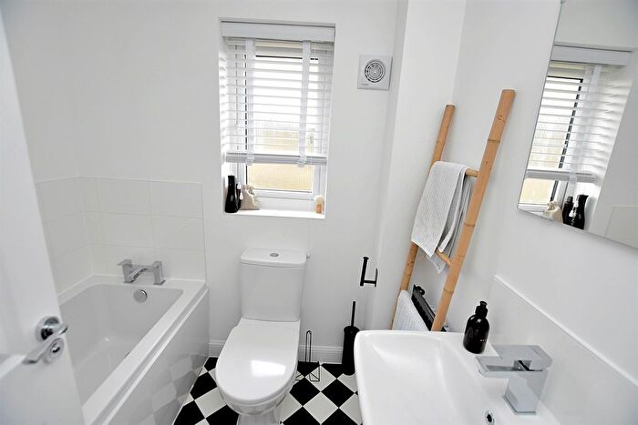 3 Bedroom Terraced House For Sale In Ginkgo Grove, Somerford, Congleton, CW12