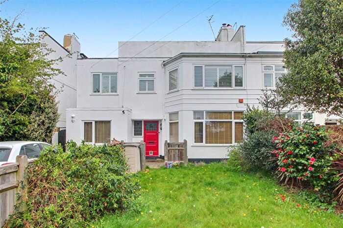 3 Bedroom Maisonette To Rent In Robson Road, Goring-By-Sea, Worthing, BN12