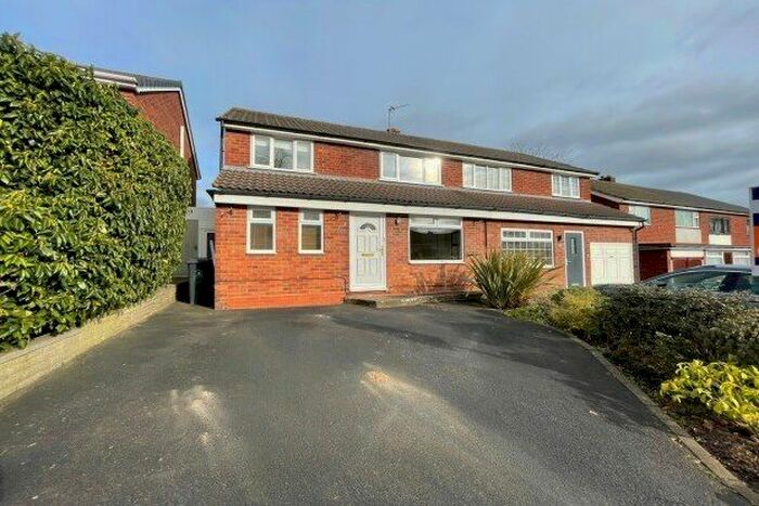 3 Bedroom Property To Rent In Rocklands Crescent, Lichfield, WS13