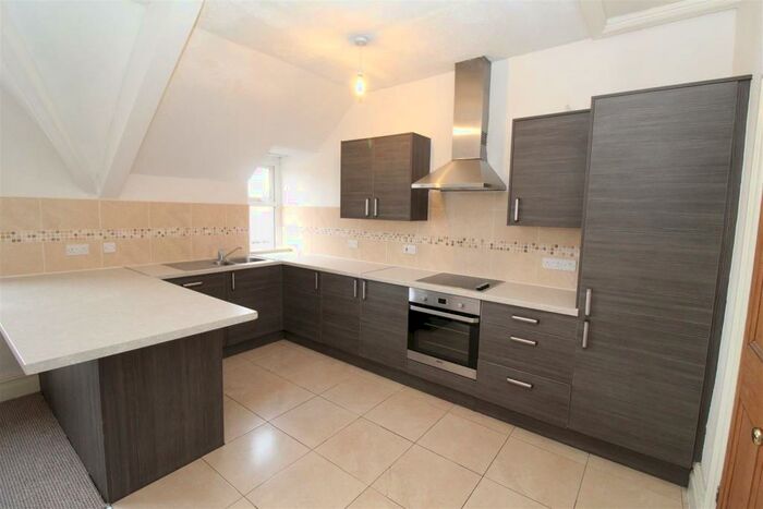 2 Bedroom Flat To Rent In Kirkland Court, Pen-Y-Lan Road, Cardiff, CF23