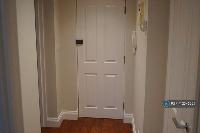 2 Bedroom Flat To Rent In The Avenue, Eastbourne, BN21