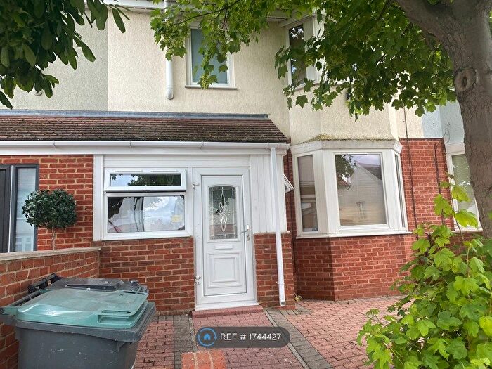 3 Bedroom Terraced House To Rent In Kings Drive, Gravesend, DA12