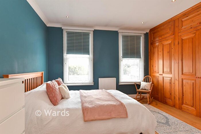 3 Bedroom Semi Detached House For Sale In Park Road, Gravesend, Kent, DA11