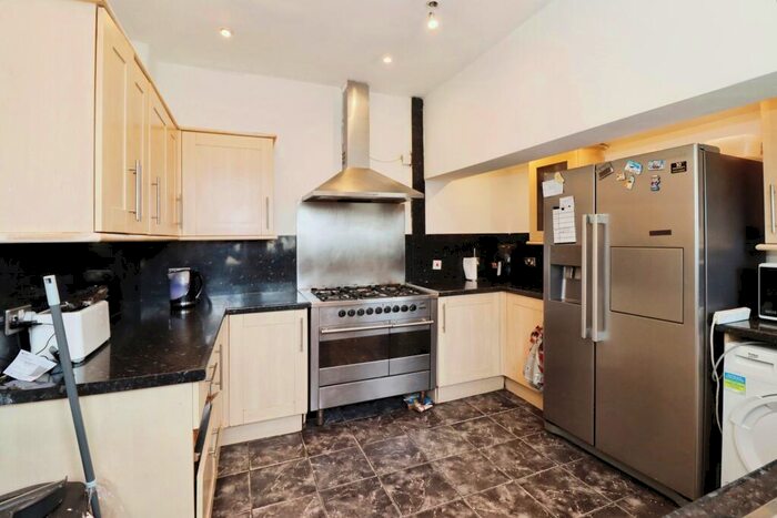 3 Bedroom Terraced House For Sale In Stapleton Road, Bristol, BS5