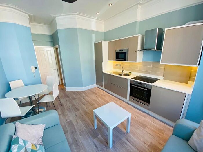 1 Bedroom Flat To Rent In B, West Park, Clifton, BS8