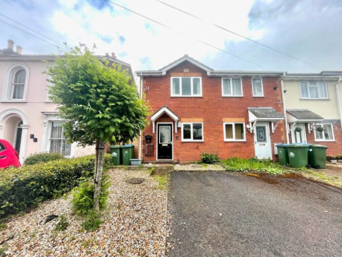 2 Bedroom Property To Rent In Millbrook Road East, Southampton, SO15